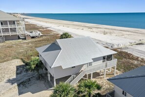 Exterior - Gulf Front, Single Level, Screened Porch ~ Road's End (Indian Pass)