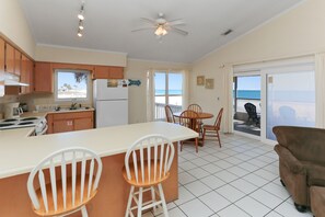 Fridge, microwave, oven, dishwasher - Gulf Front, Single Level, Screened Porch ~ Road's End (Indian Pass)