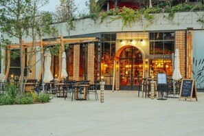 6 개의 레스토랑, 점심 식사, 저녁 식사 제공(프랑스 요리)