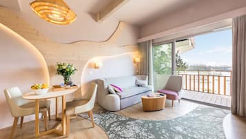 公寓 (VIP with 3 rooms, 2 bedrooms) | 客廳 | 電視
