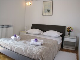 Apartment (A4 attic) | Free cribs/infant beds, free WiFi, bed sheets