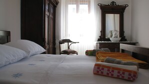 Apartment (A4+1) | Free WiFi, bed sheets - Holiday Home Irma (Pucisca)