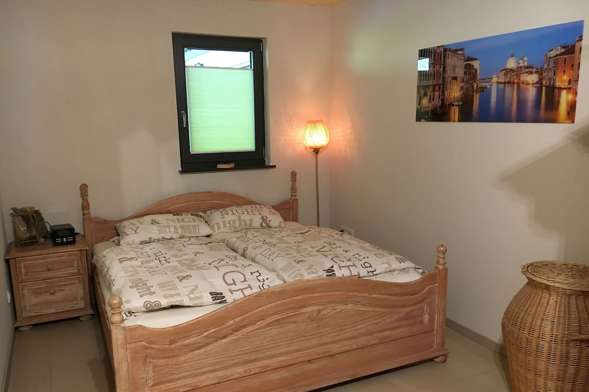 In-room safe, desk, rollaway beds, free WiFi