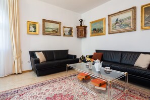 Apartment (A3+3) | Living area | Flat-screen TV