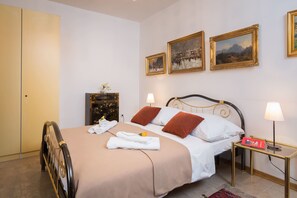 Apartment (A3+3) | Soundproofing, free WiFi, bed sheets