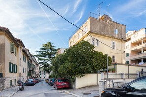 숙박 시설 정면