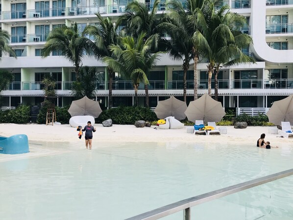 Outdoor pool, a heated pool - Beach Right At Your Doorstep - Azure Maldives Tower (Parañaque)