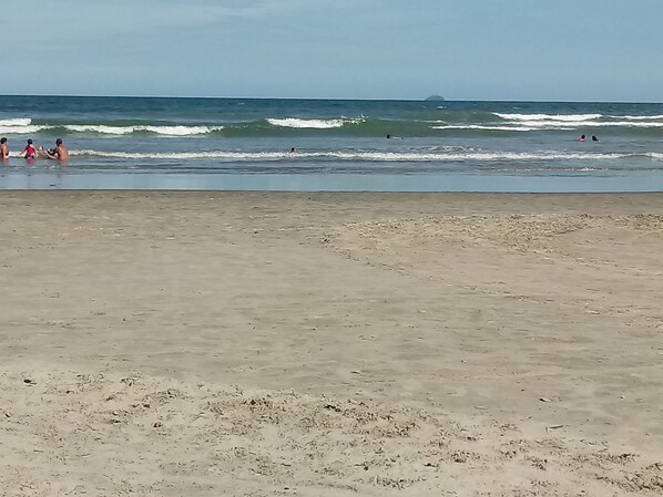 Plage à proximité, chaises longues