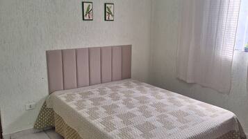 2 Schlafzimmer, Bügeleisen/Bügelbrett