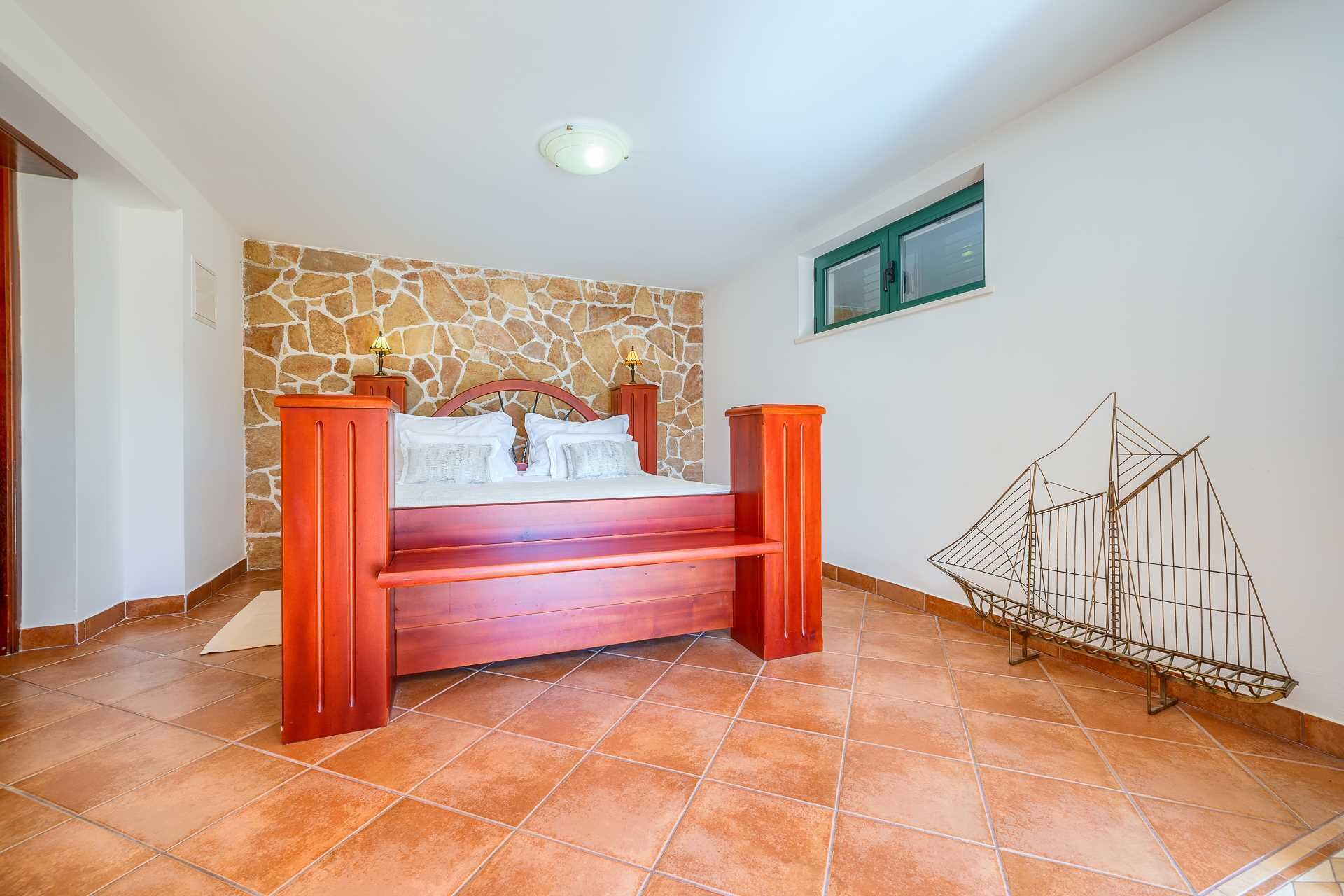 3 camere, ferro/asse da stiro, Wi-Fi gratuito, lenzuola