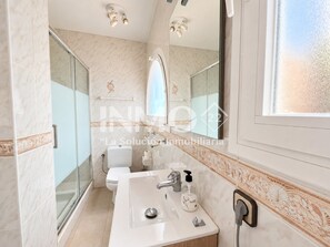 Shower - Nice house with private garden (Cambrils)