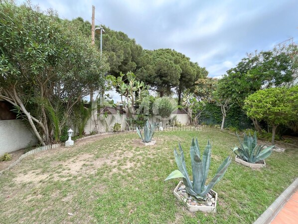 Property grounds - Nice house with private garden (Cambrils)