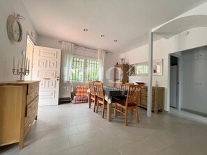 Dining - Nice house with private garden (Cambrils)