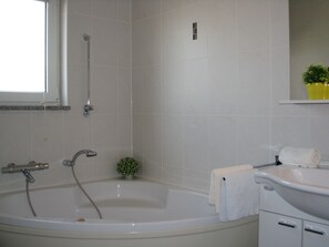 Apartment (3) | Bathroom | Towels - Apartments Bosnjak (Kastela)