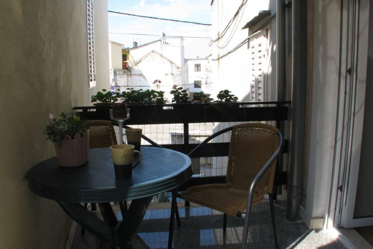Studio (1) | Balcony