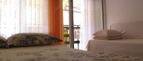 免费 WiFi、床单