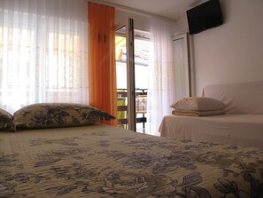 Free WiFi, bed sheets - Apartment Goga (Vodice)