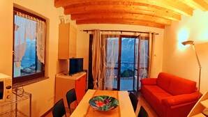 Leilighet, 1 soverom | Spiseområde på rommet
