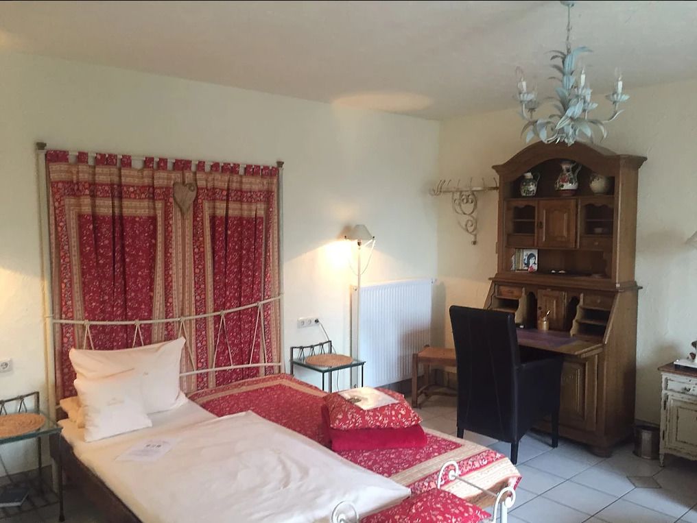 Bộ đồ giường kháng dị ứng, minibar, trang trí khác biệt, bàn 