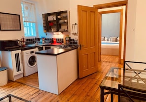 Fridge, microwave, oven, coffee/tea maker