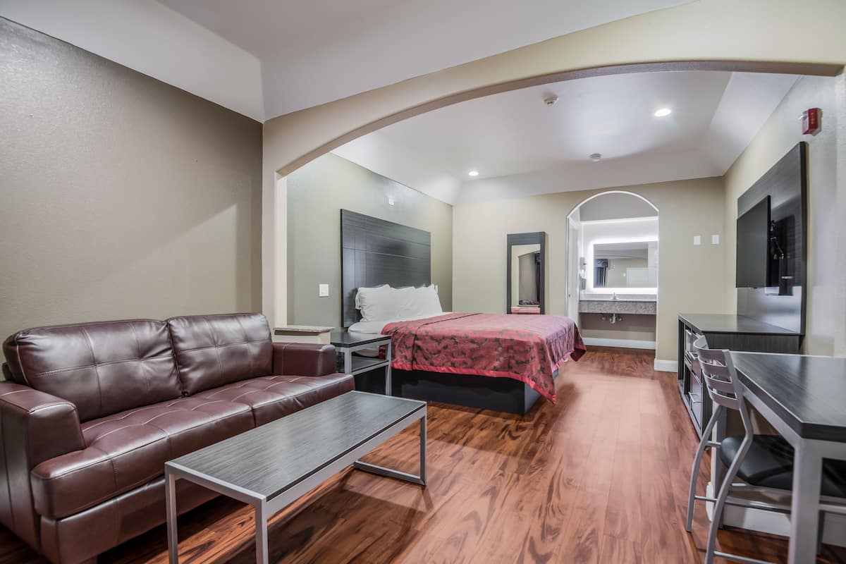 15 bedrooms, blackout curtains, iron/ironing board, free WiFi