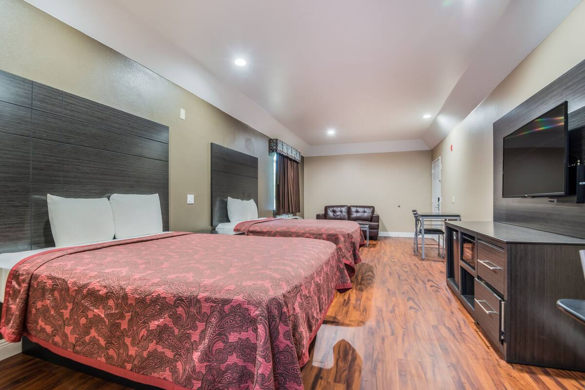 15 bedrooms, blackout curtains, iron/ironing board, free WiFi