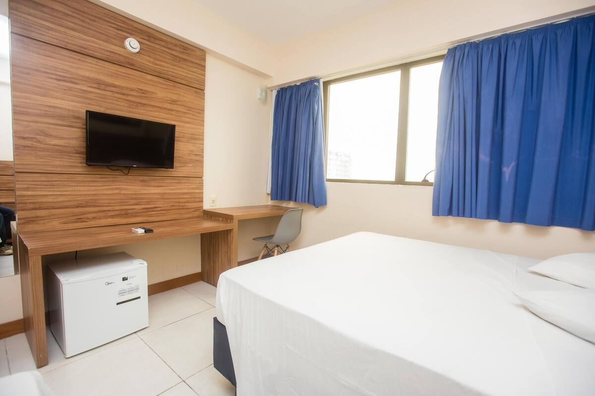 Minibar, WiFi (free), bed sheets