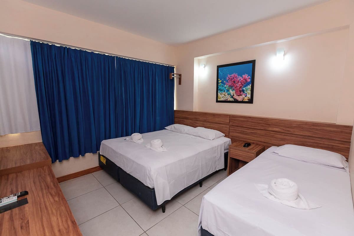 Triple Room | Minibar, free WiFi, bed sheets