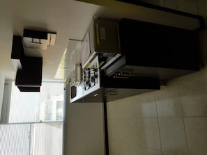Microwave, blender, cookware/dishes/utensils