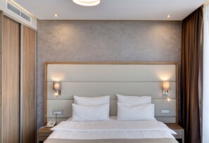 Minibar, in-room safe, desk, blackout curtains - Eden Hotel& Spa (Mostar)