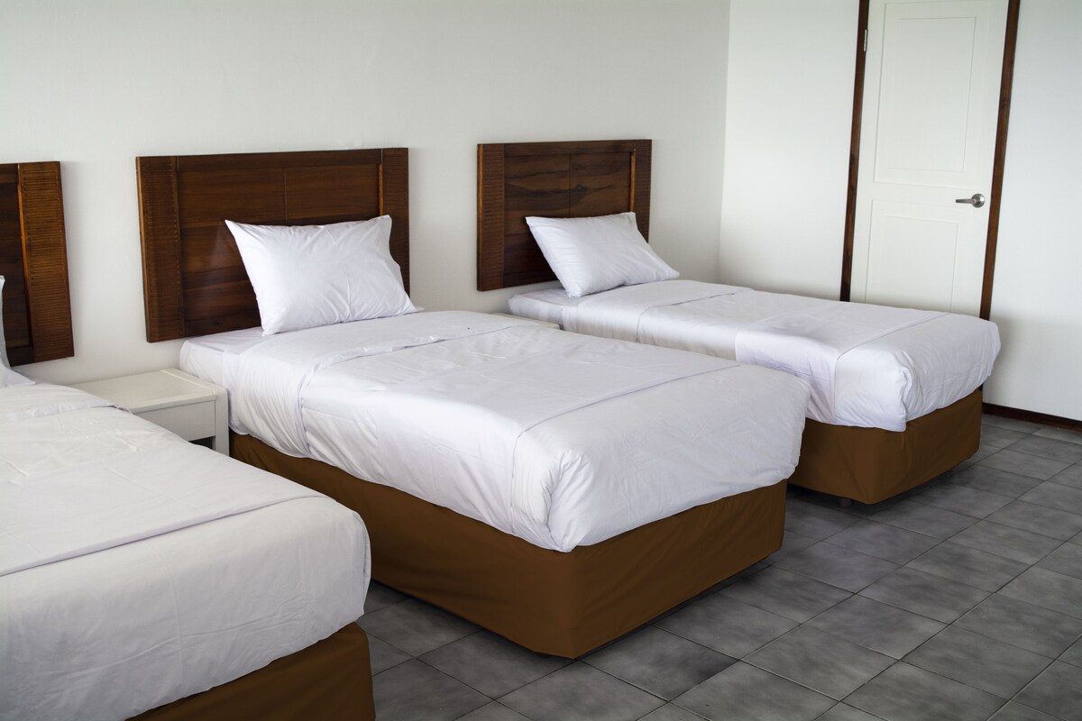 Standard Triple Room, Multiple Beds, Non Smoking