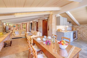 Interior - Country House 'Casita Els Sestadors' with Private Terrace, Wi-Fi and Air Conditioning (S'Alqueria Blanca)