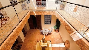 Unclassified image, 4 of 64, button - Ryad Bianco (Marrakech)