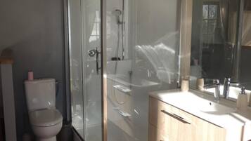 Shower, towels