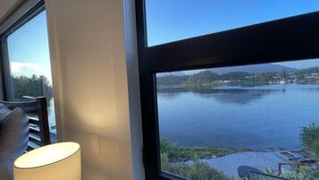 Room (Private Oceanfront Room with hot tub ) | Bathroom | Bathtub, jetted tub, hair dryer, towels