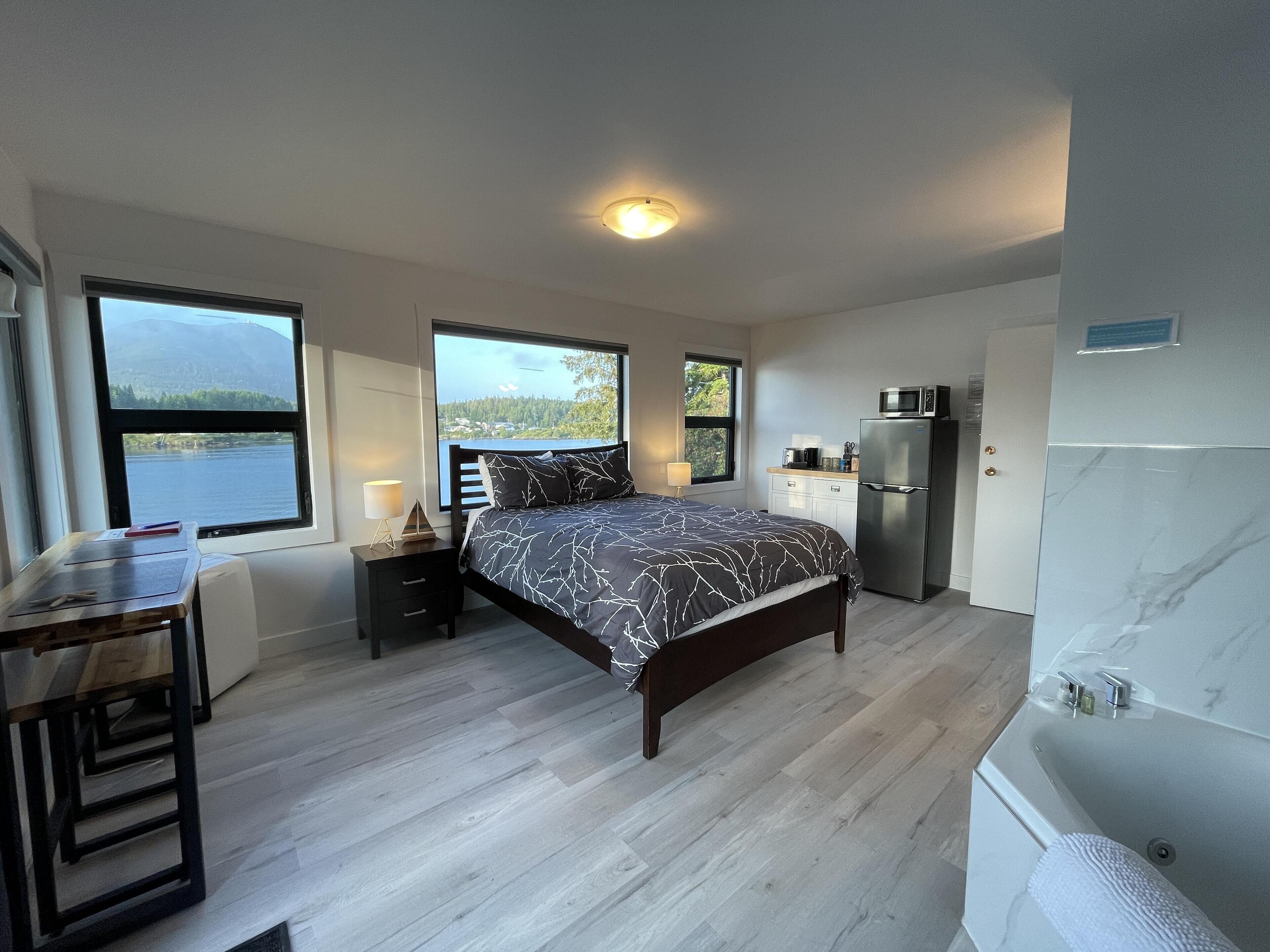 Room (Private Oceanfront Room with hot tub ) | 1 bedroom, WiFi (free), individually decorated, individually furnished