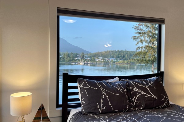 Room (Private Oceanfront Room with hot tub ) | 1 bedroom, WiFi (free), individually decorated, individually furnished