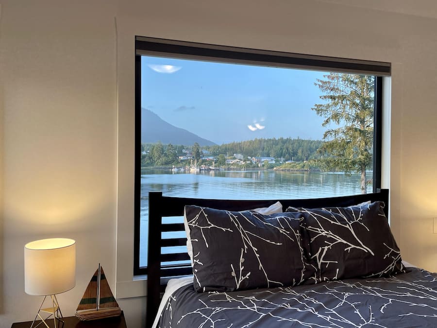 Room (Private Oceanfront Room with hot tub ) | 1 bedroom, WiFi (free), individually decorated, individually furnished