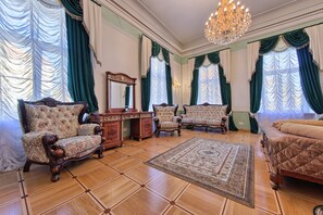 Suite Premier, 1 letto king, vista parco (Green) | Biancheria in cotone egiziano, una scrivania, ferro/asse da stiro