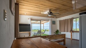 Panoramic Apartment, Multiple Beds, Non Smoking, Ocean View | In-room dining - Casa Swell (Cóbano)