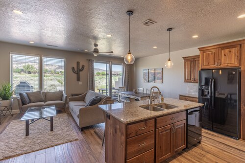 Upgraded 3BR on the 18th - Sunrise & Canyon Views