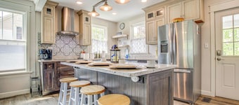 Lavish House w/ Patio - 2 Blocks to Green Lake!