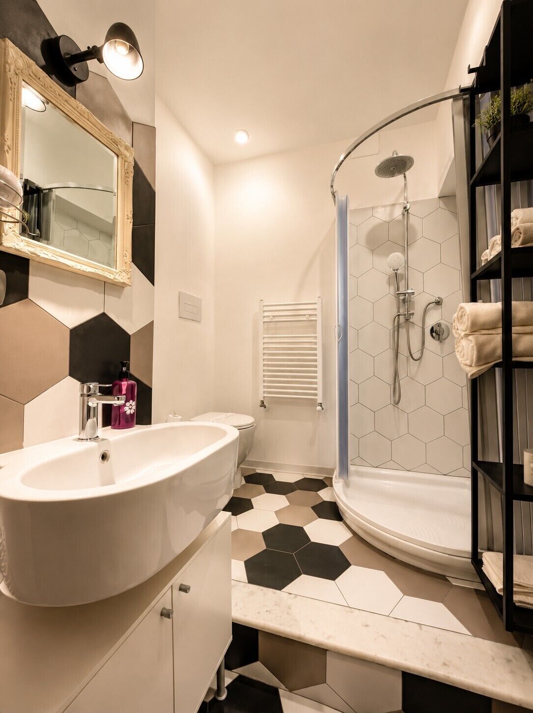 Doccia, asciugacapelli, bidet, asciugamani