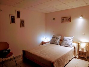 1 bedroom, iron/ironing board, free WiFi, bed sheets