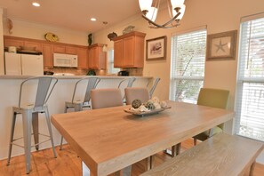 House | In-room dining - Daddio's Cottage Holiday home 3 Coastal Dreamin (Panama City Beach)