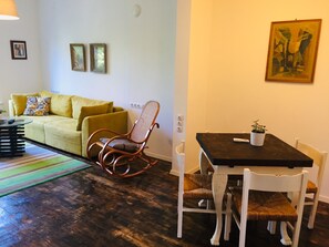 TV, DVD player, books, video library
