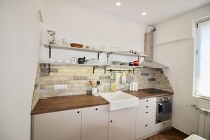 Kühlschrank, Ofen, Herdplatte, Geschirrspüler