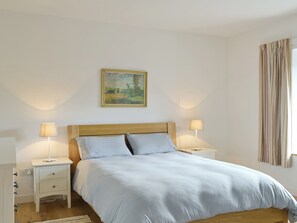 4 quartos, Wi-Fi de cortesia, roupa de cama