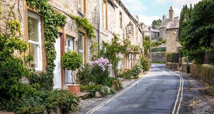 Ground Floor:
Open plan living space.