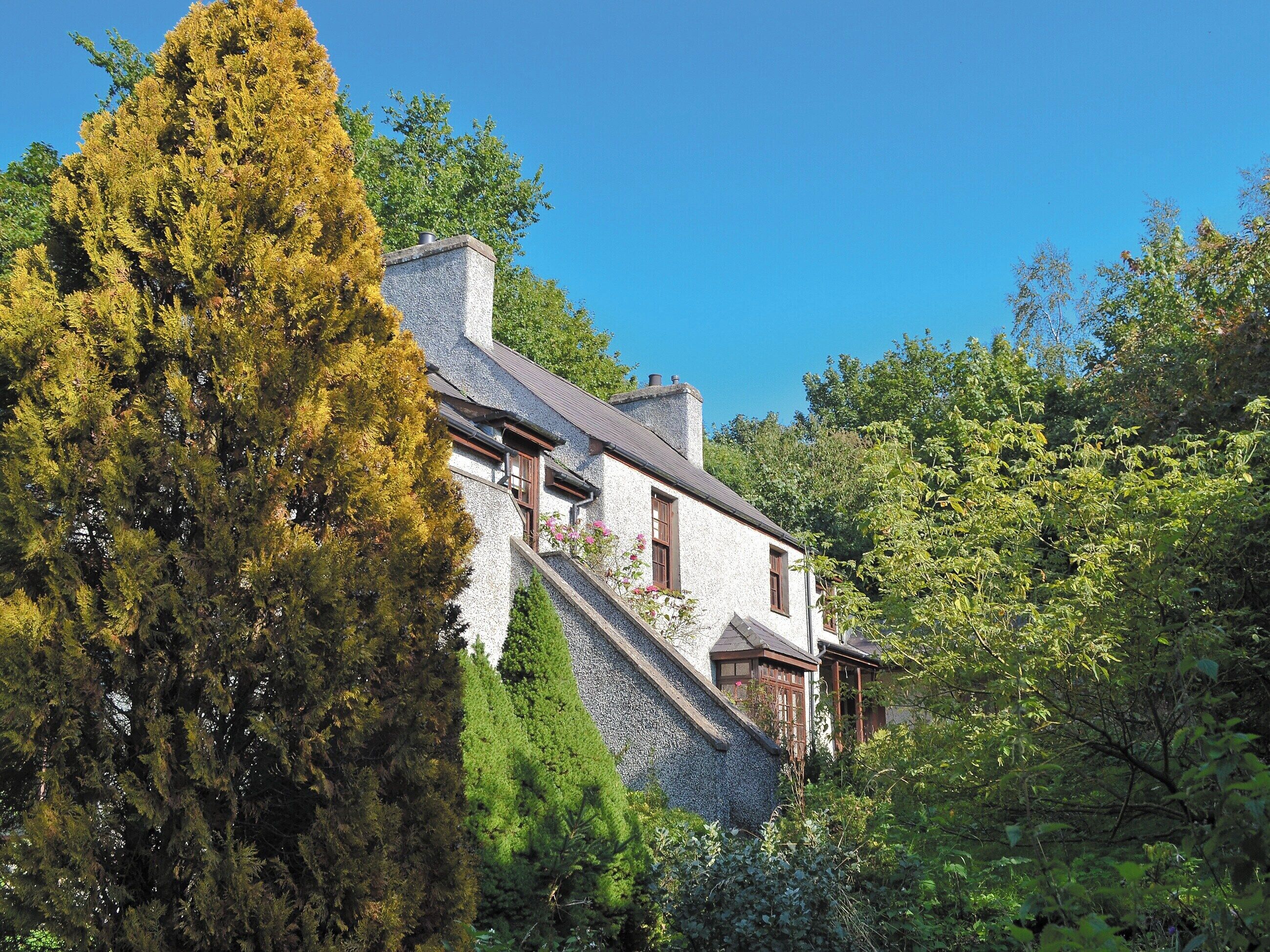 المنشأة من الخارج